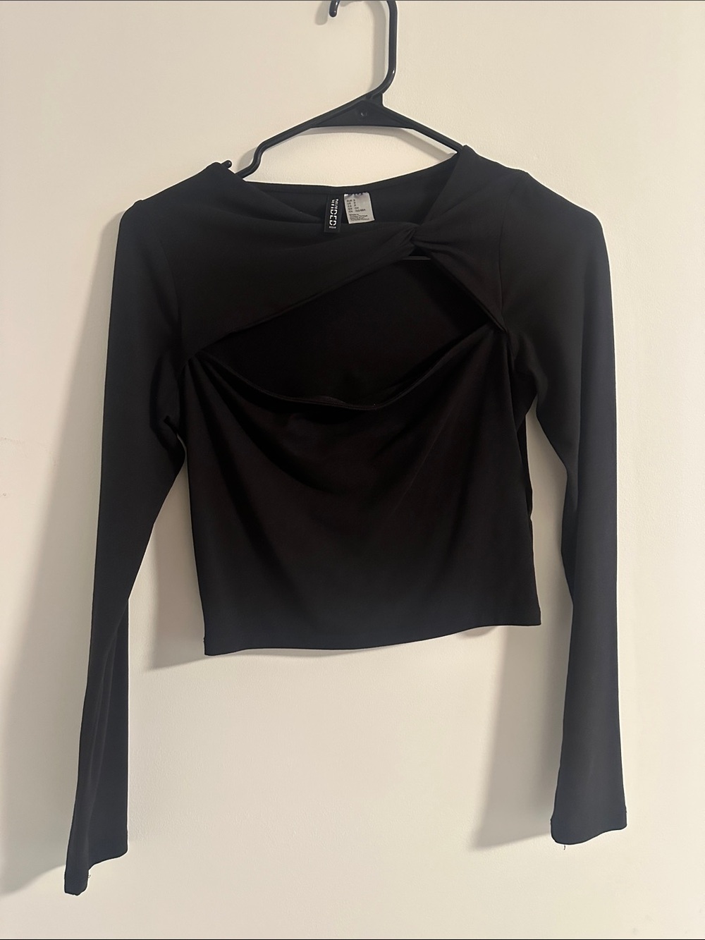 H&M Black Long-Sleeve Twist Cutout Crop Top